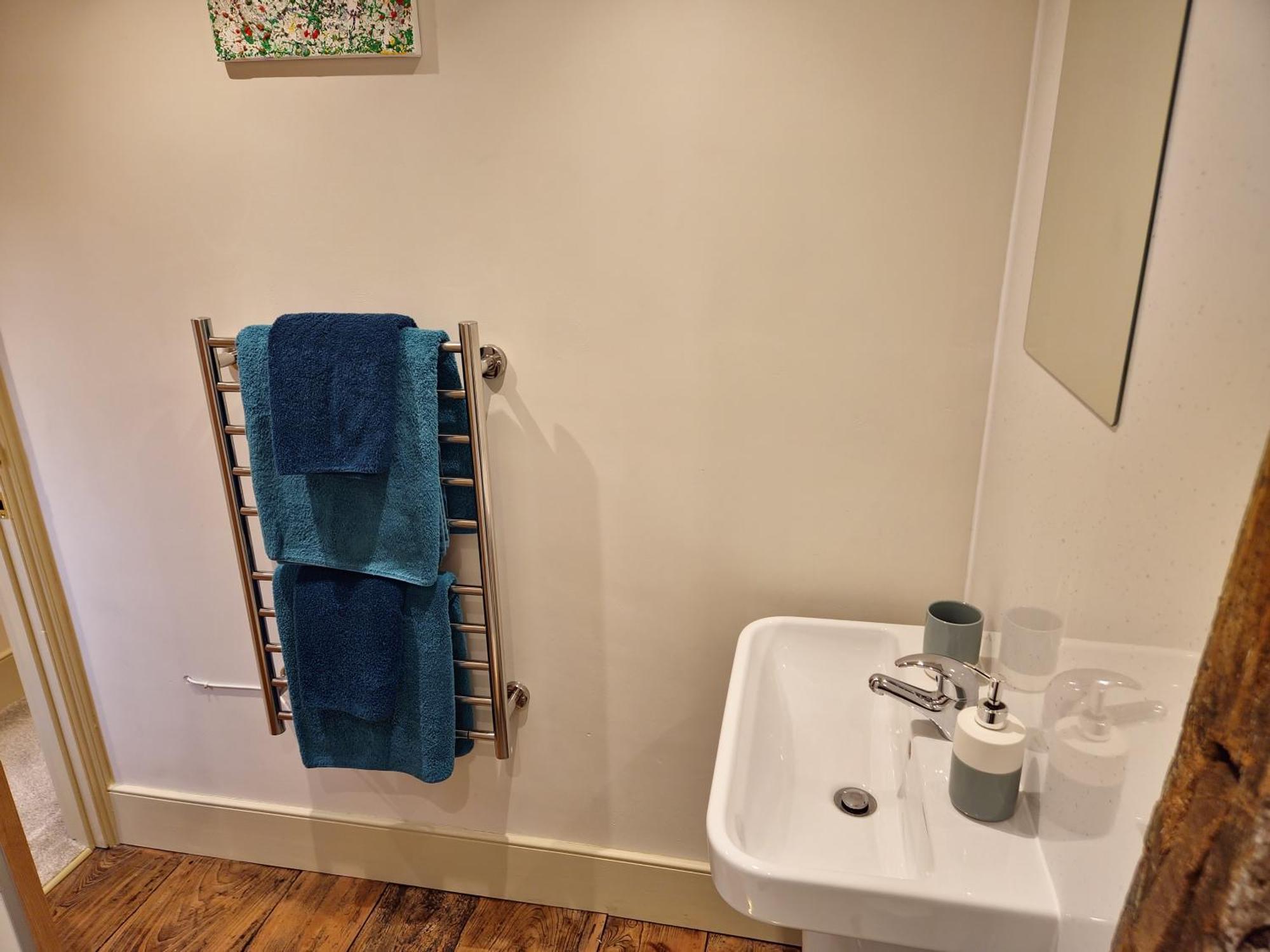 Central Gloucester Self-Catering Flat - A Hidden Gem Exterior photo