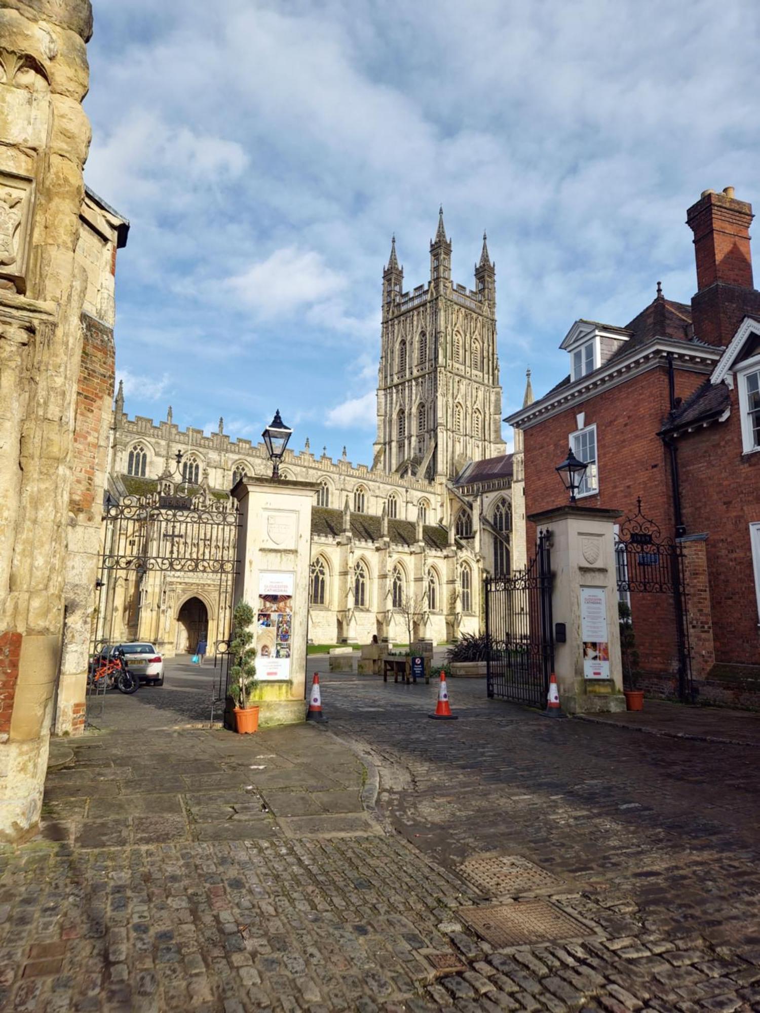 Central Gloucester Self-Catering Flat - A Hidden Gem Exterior photo