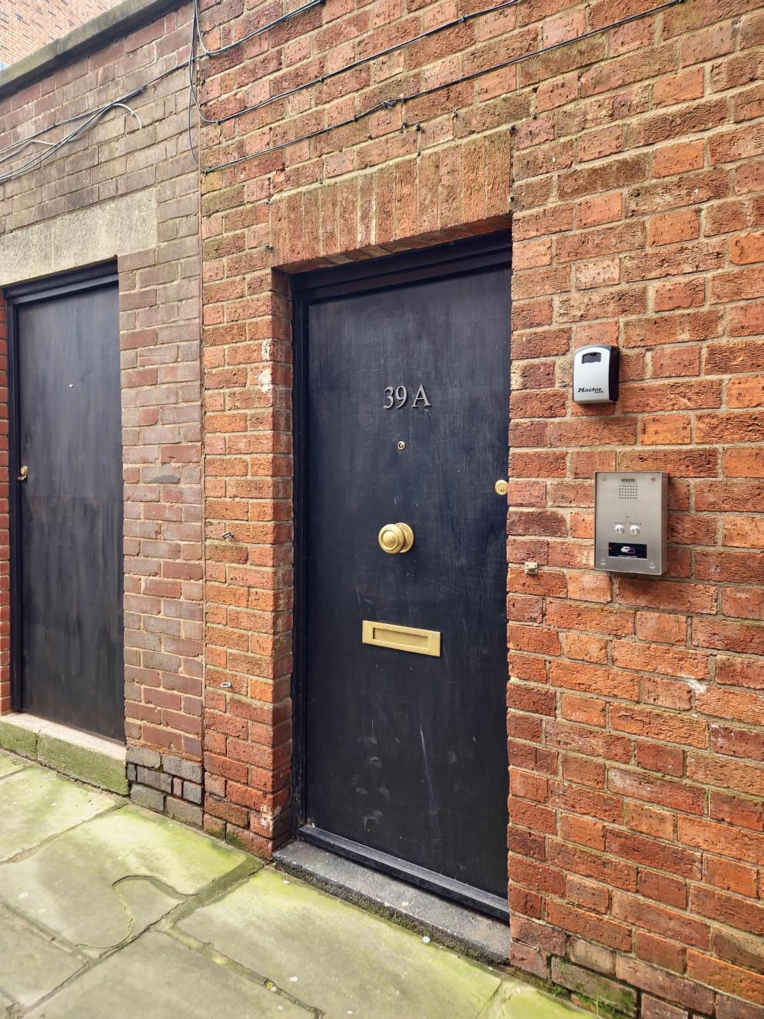 Central Gloucester Self-Catering Flat - A Hidden Gem Exterior photo